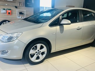Opel Astra J 5DR Enjoy A14XER 74kW MT5/2658